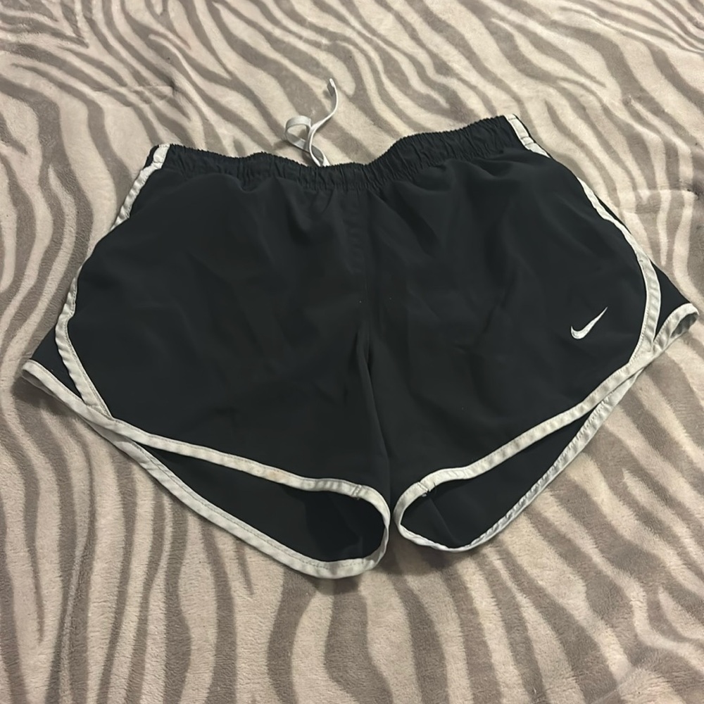 Black nike shorts